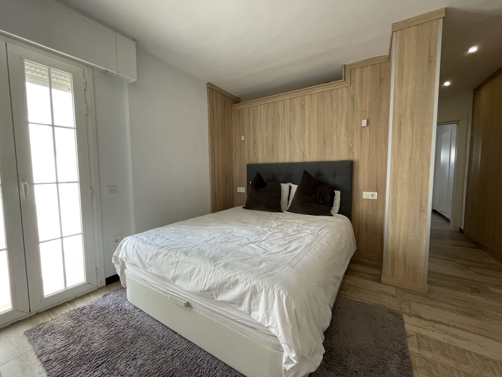 2 bedroom Townhouse for rent in Nueva Andalucia with pool garage - € 3,600 (Ref: 9102772)