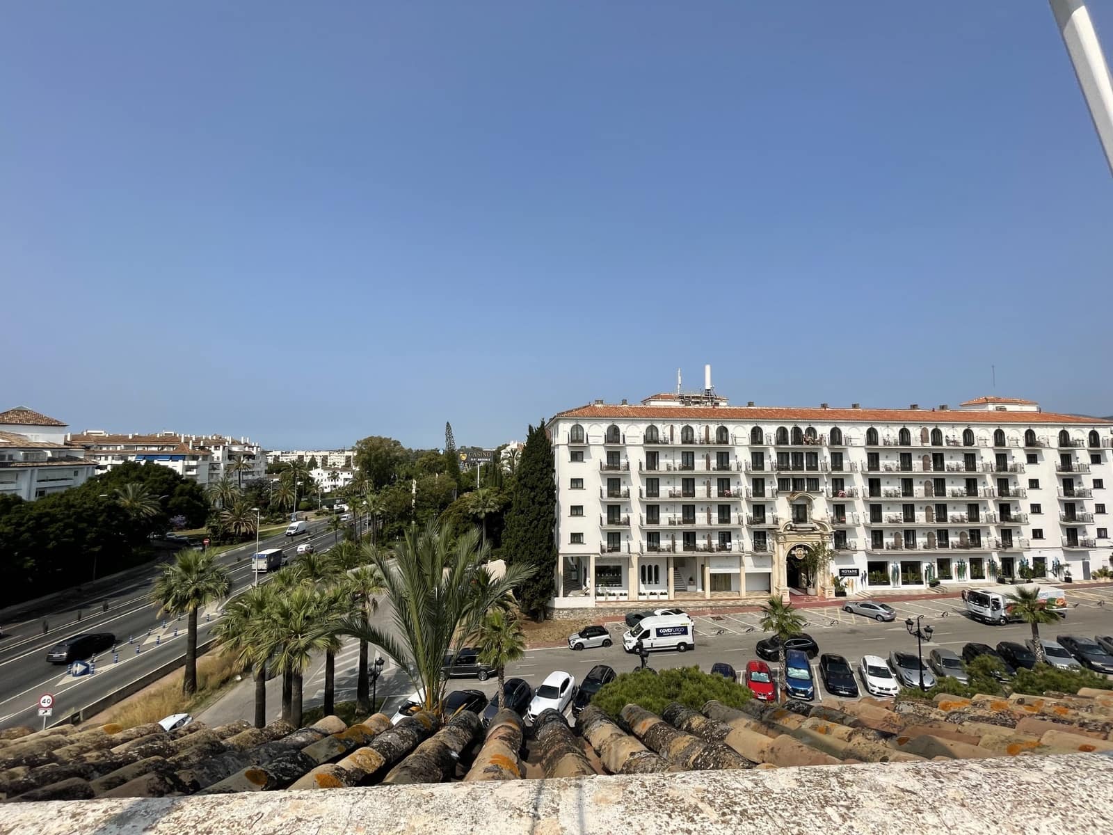 2 bedroom Townhouse for rent in Nueva Andalucia with pool garage - € 3,600 (Ref: 9102772)