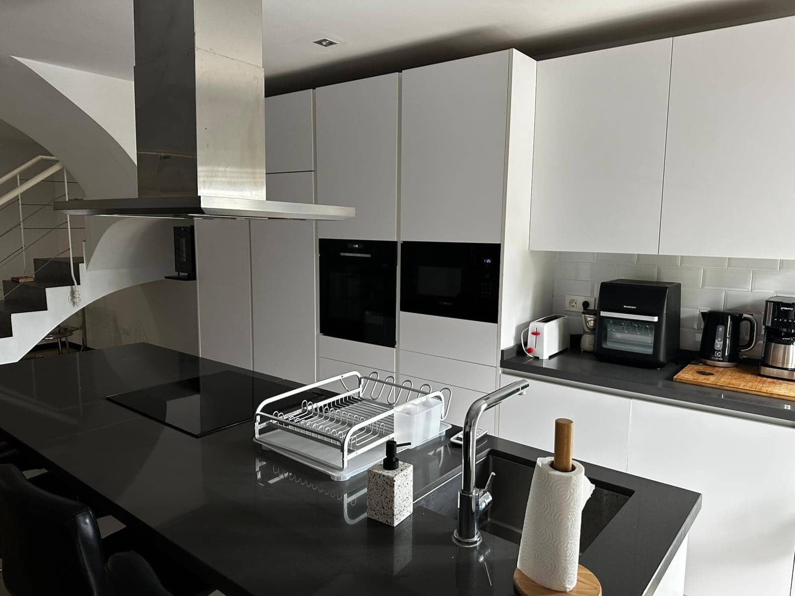 2 bedroom Townhouse for rent in Nueva Andalucia with pool garage - € 3,600 (Ref: 9102772)