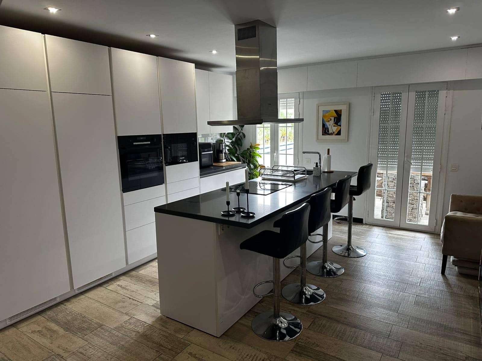 2 bedroom Townhouse for rent in Nueva Andalucia with pool garage - € 3,600 (Ref: 9102772)