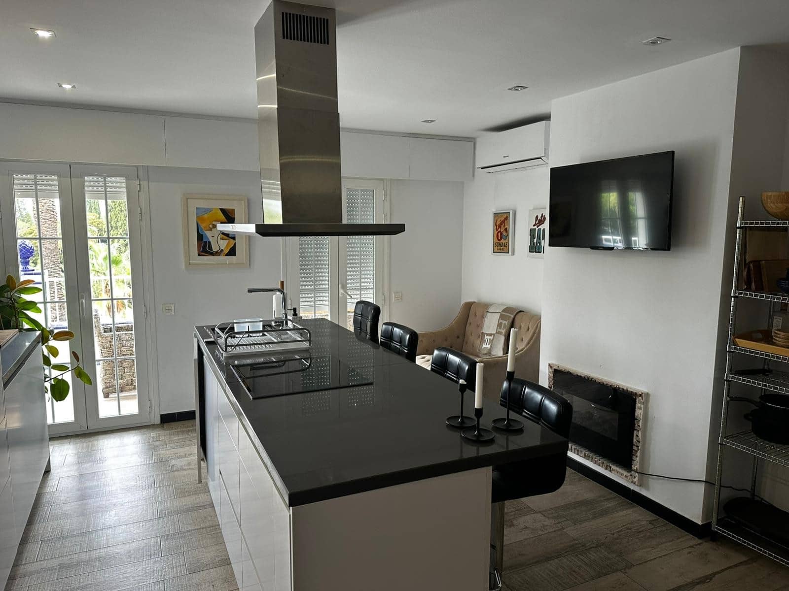 2 bedroom Townhouse for rent in Nueva Andalucia with pool garage - € 3,600 (Ref: 9102772)