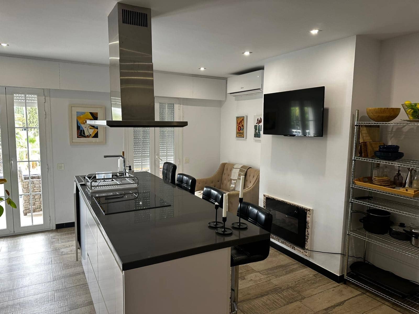 2 bedroom Townhouse for rent in Nueva Andalucia with pool garage - € 3,600 (Ref: 9102772)