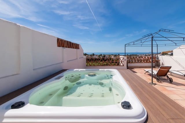 3 soveværelse Byhus til salg i La Concha - Resina Golf, Estepona med swimmingpool garage - € 699.000 (Ref: 9118583)