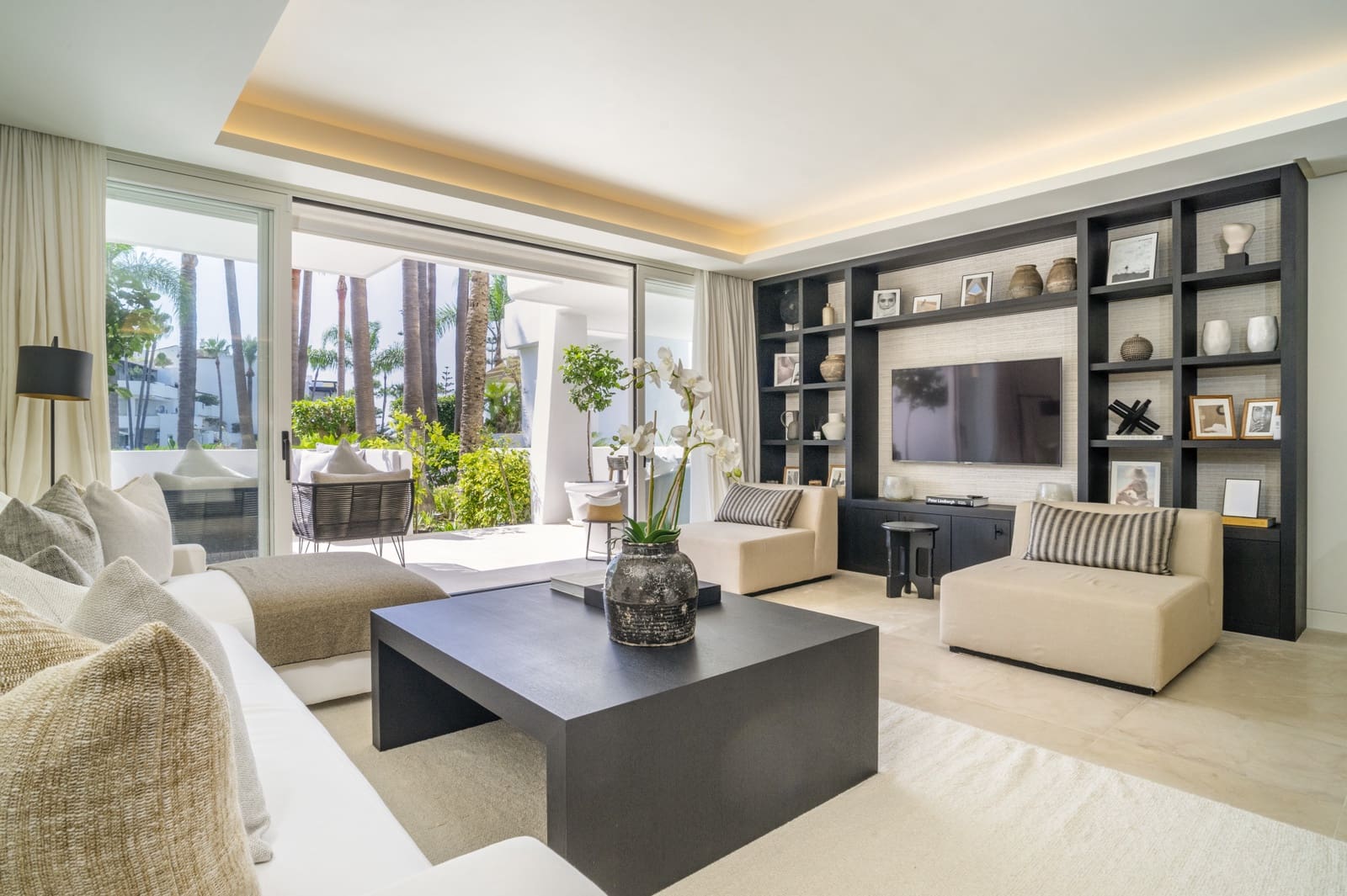 3 bedroom Apartment for sale in Marbella with pool garage - € 4,650,000 (Ref: 9129531)