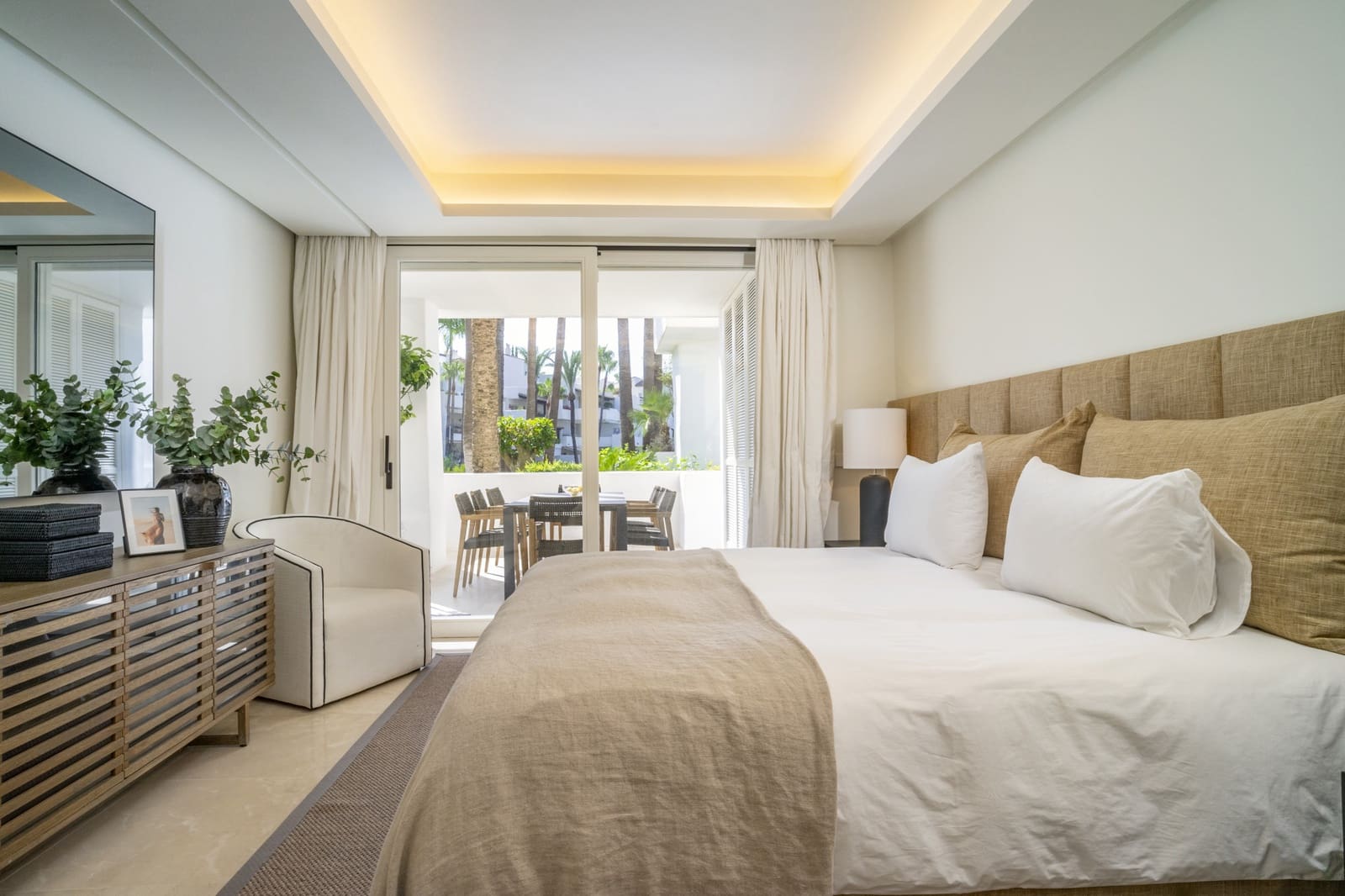 3 bedroom Apartment for sale in Marbella with pool garage - € 4,650,000 (Ref: 9129531)