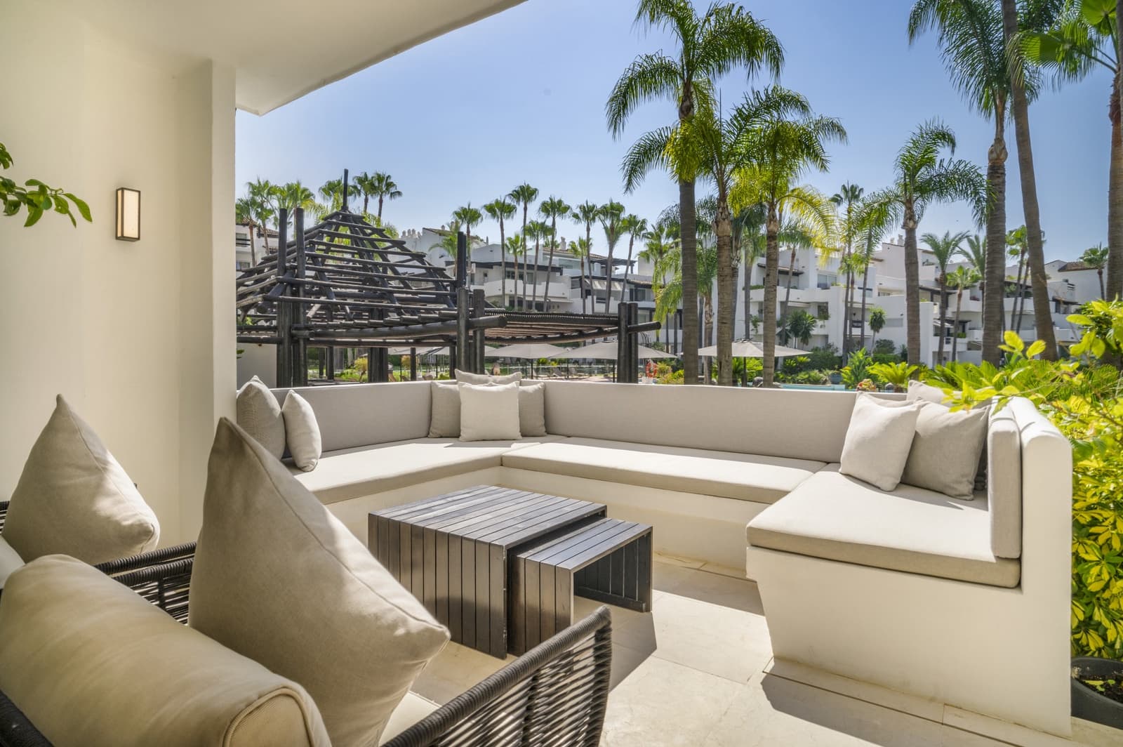 3 bedroom Apartment for sale in Marbella with pool garage - € 4,650,000 (Ref: 9129531)