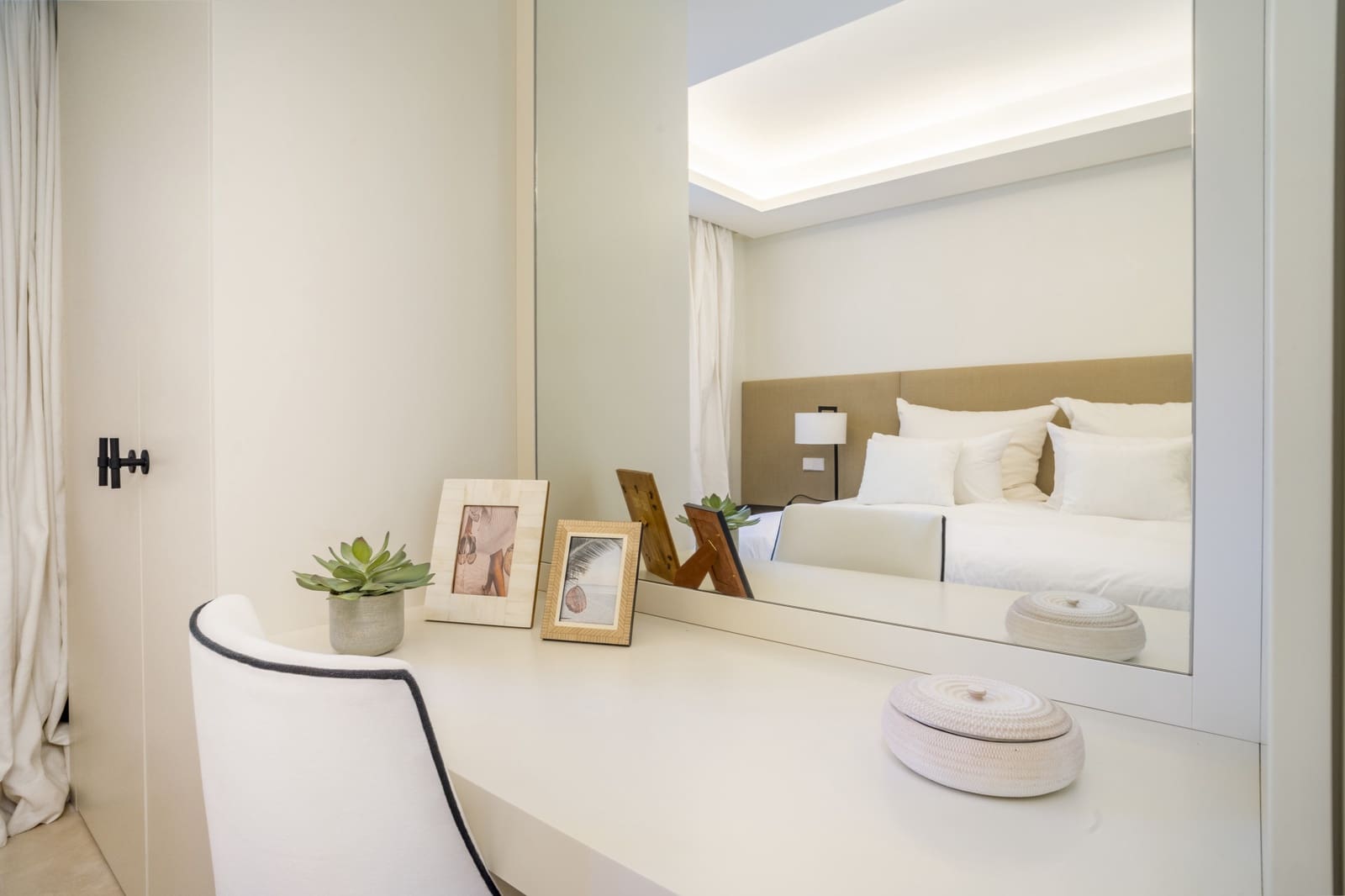 3 bedroom Apartment for sale in Marbella with pool garage - € 4,650,000 (Ref: 9129531)