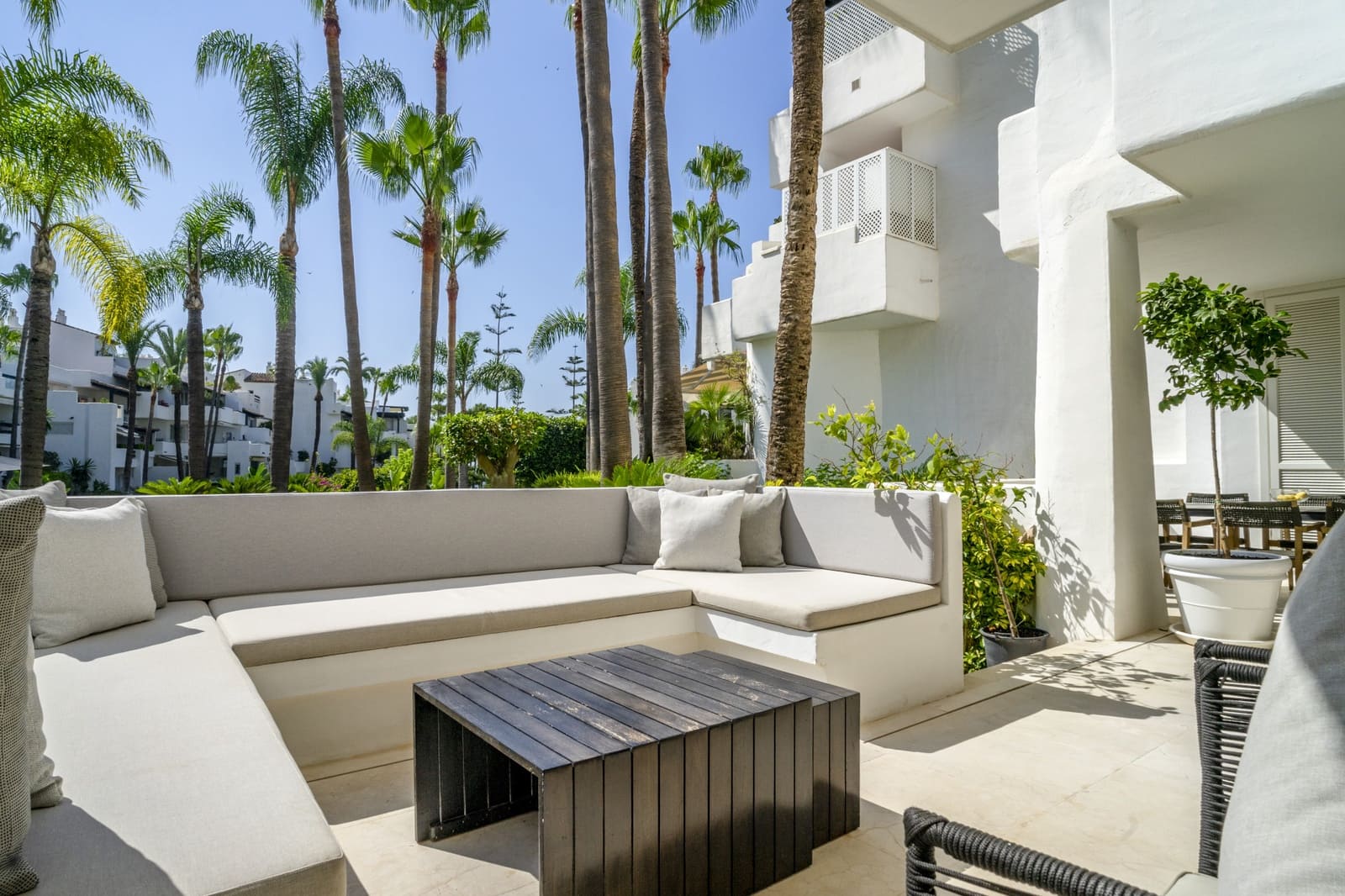 3 bedroom Apartment for sale in Marbella with pool garage - € 4,650,000 (Ref: 9129531)