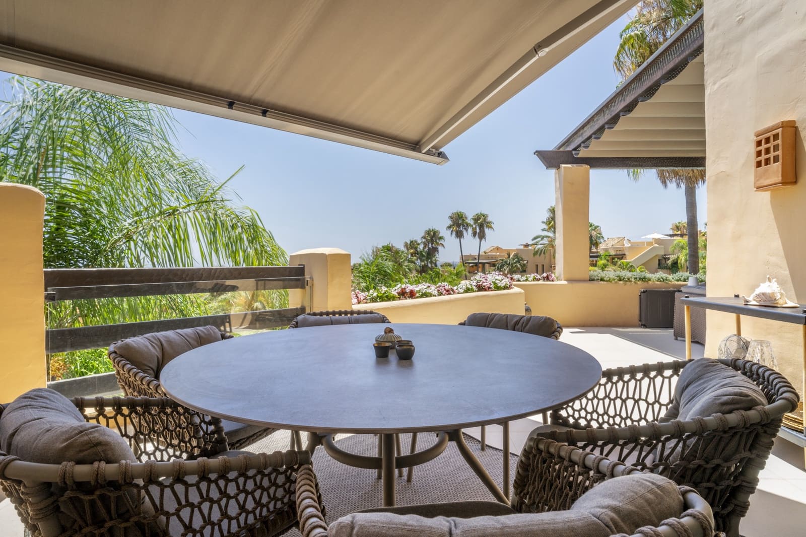 2 soveværelse Penthouse til salg i Marbella med swimmingpool garage - € 2.095.000 (Ref: 9132194)
