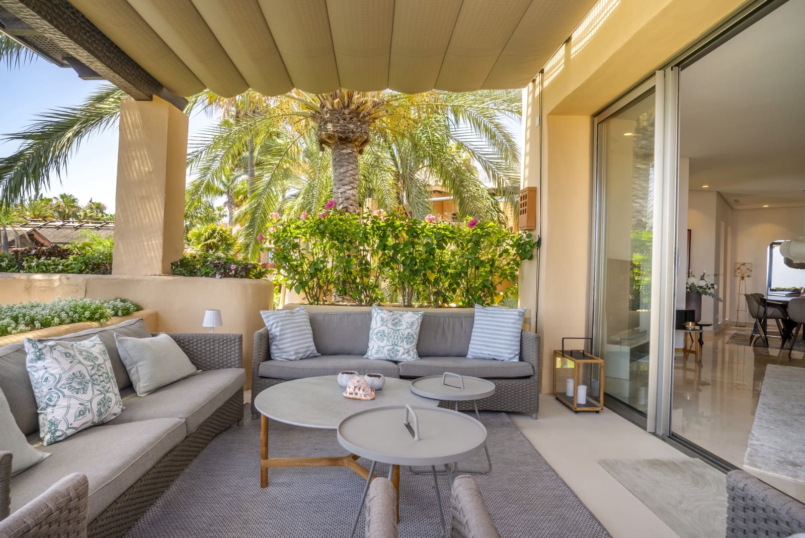 2 soveværelse Penthouse til salg i Marbella med swimmingpool garage - € 2.095.000 (Ref: 9132194)