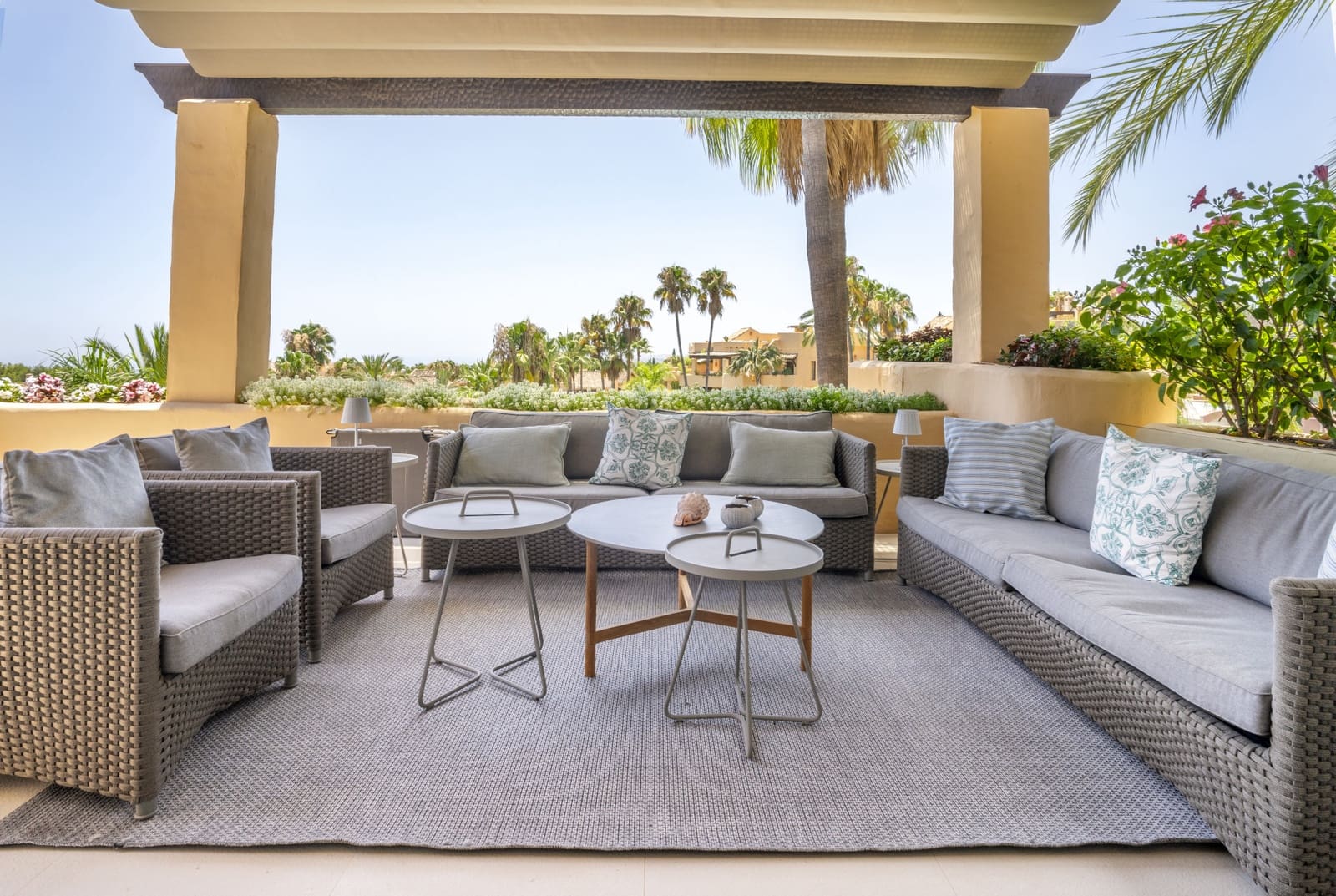 2 soveværelse Penthouse til salg i Marbella med swimmingpool garage - € 2.095.000 (Ref: 9132194)