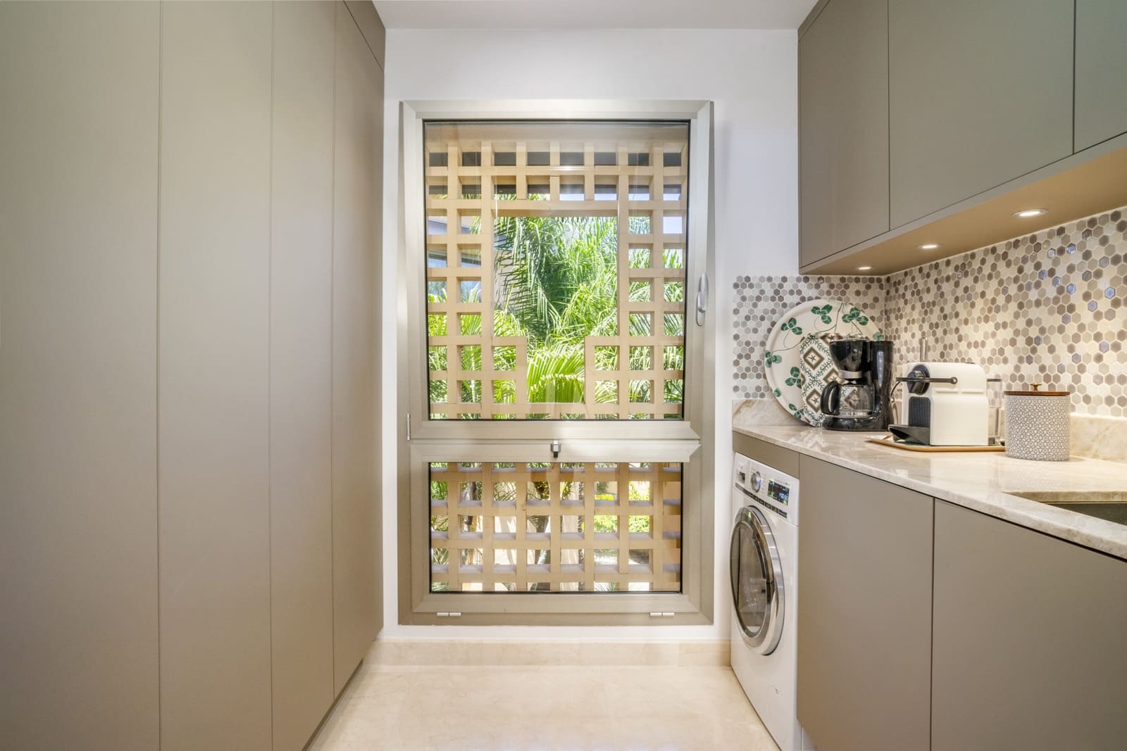 2 soveværelse Penthouse til salg i Marbella med swimmingpool garage - € 2.095.000 (Ref: 9132194)