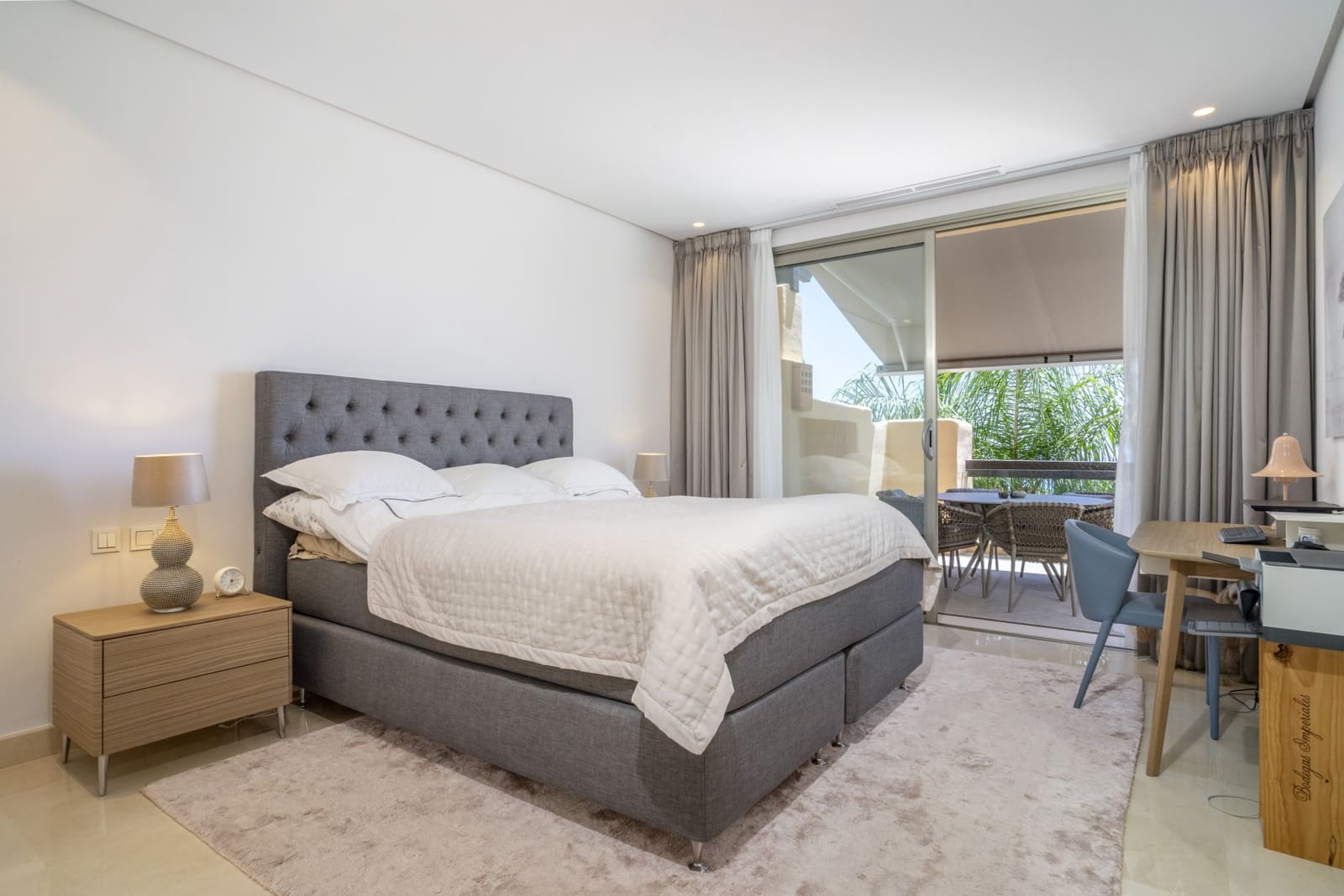 2 soveværelse Penthouse til salg i Marbella med swimmingpool garage - € 2.095.000 (Ref: 9132194)