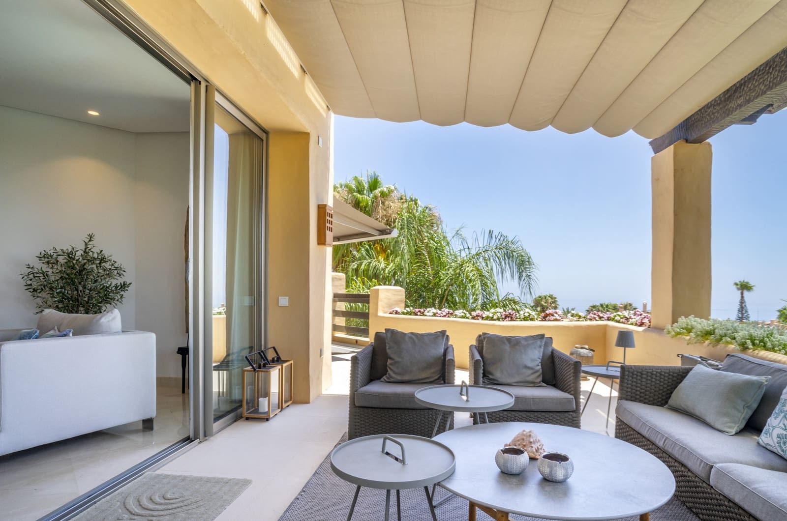 2 soveværelse Penthouse til salg i Marbella med swimmingpool garage - € 2.095.000 (Ref: 9132194)