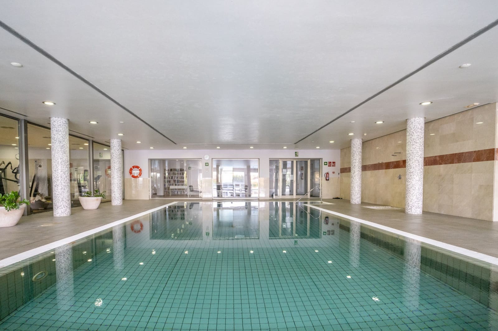 2 soveværelse Penthouse til salg i Marbella med swimmingpool garage - € 2.095.000 (Ref: 9132194)