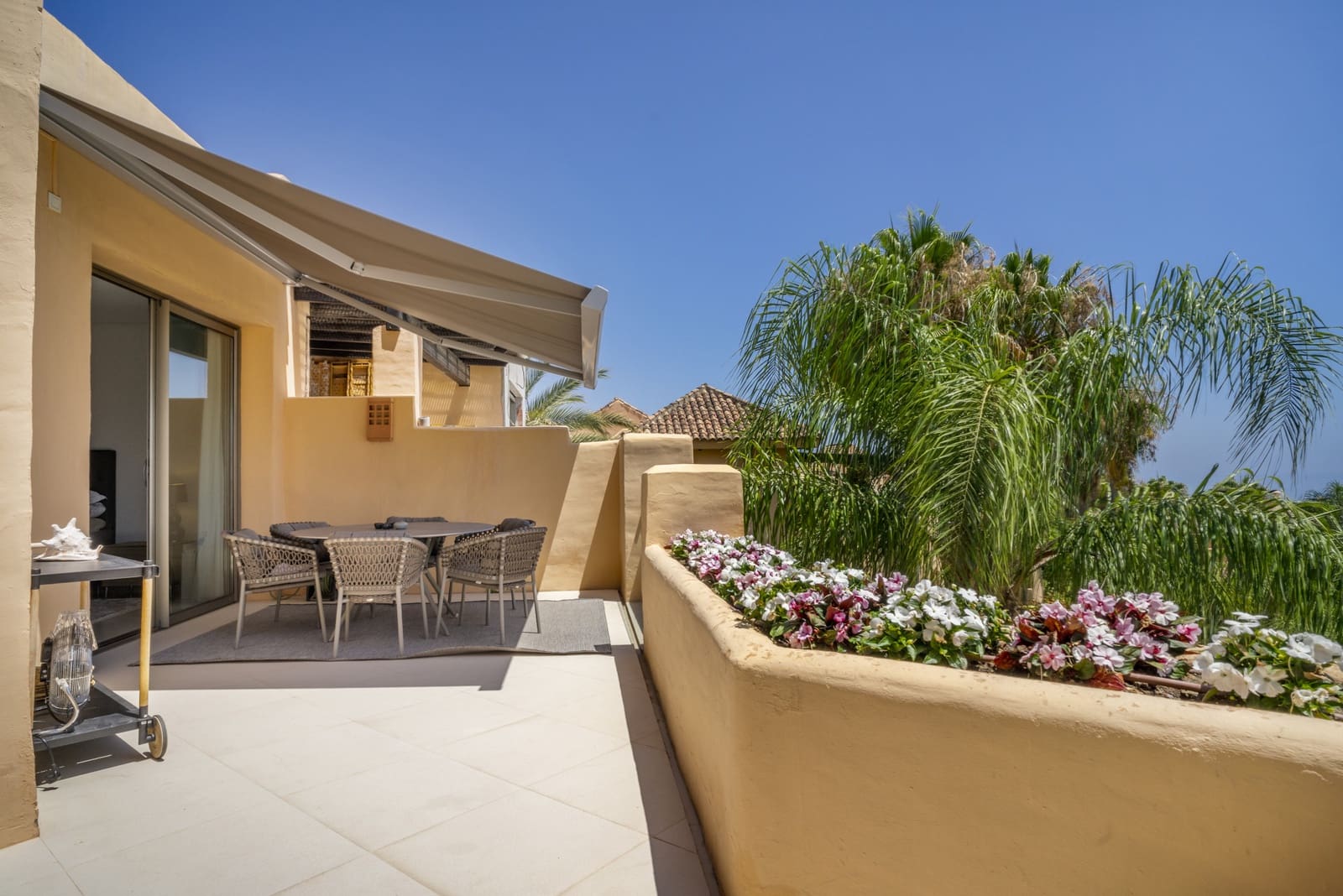 2 soveværelse Penthouse til salg i Marbella med swimmingpool garage - € 2.095.000 (Ref: 9132194)