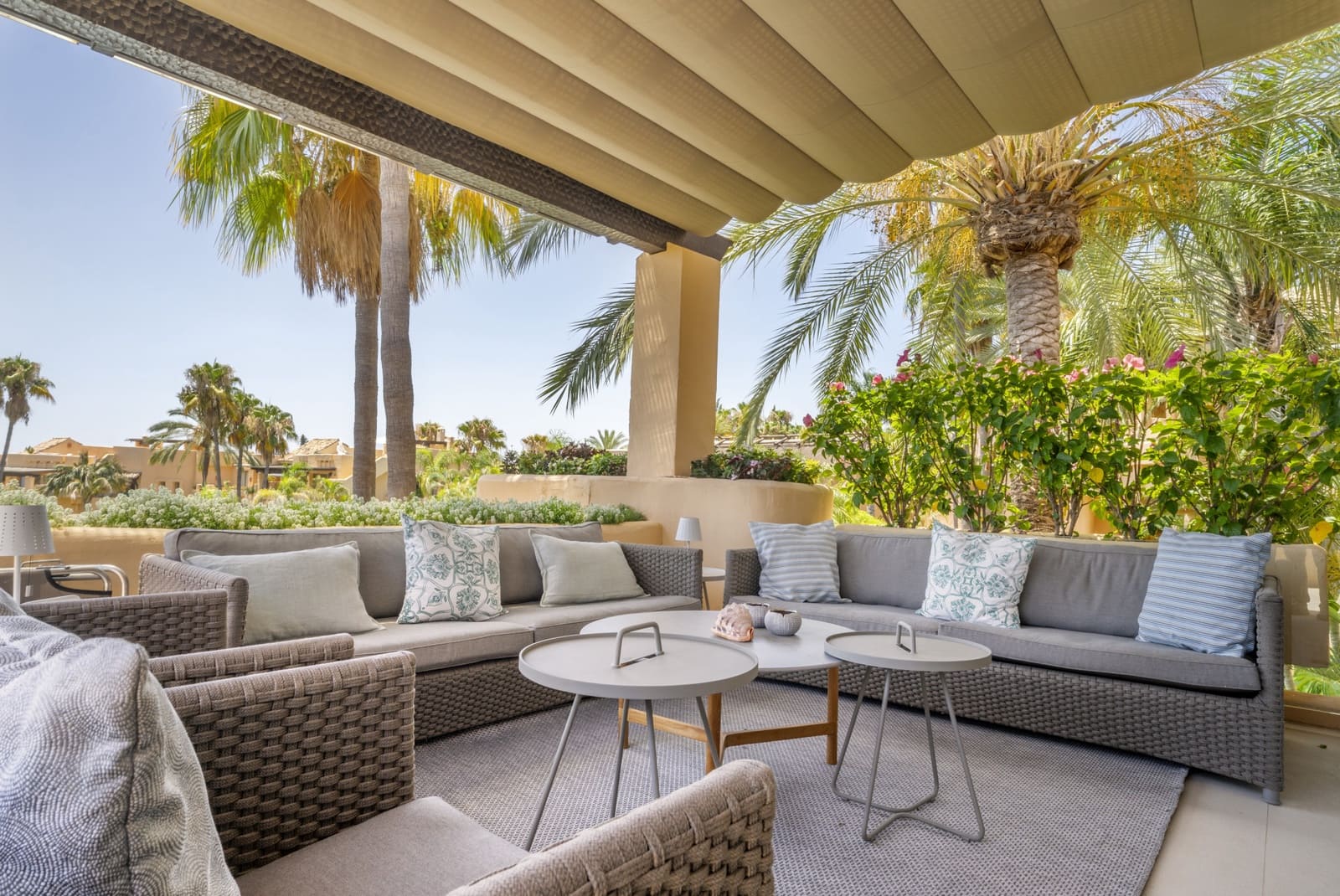 2 soveværelse Penthouse til salg i Marbella med swimmingpool garage - € 2.095.000 (Ref: 9132194)