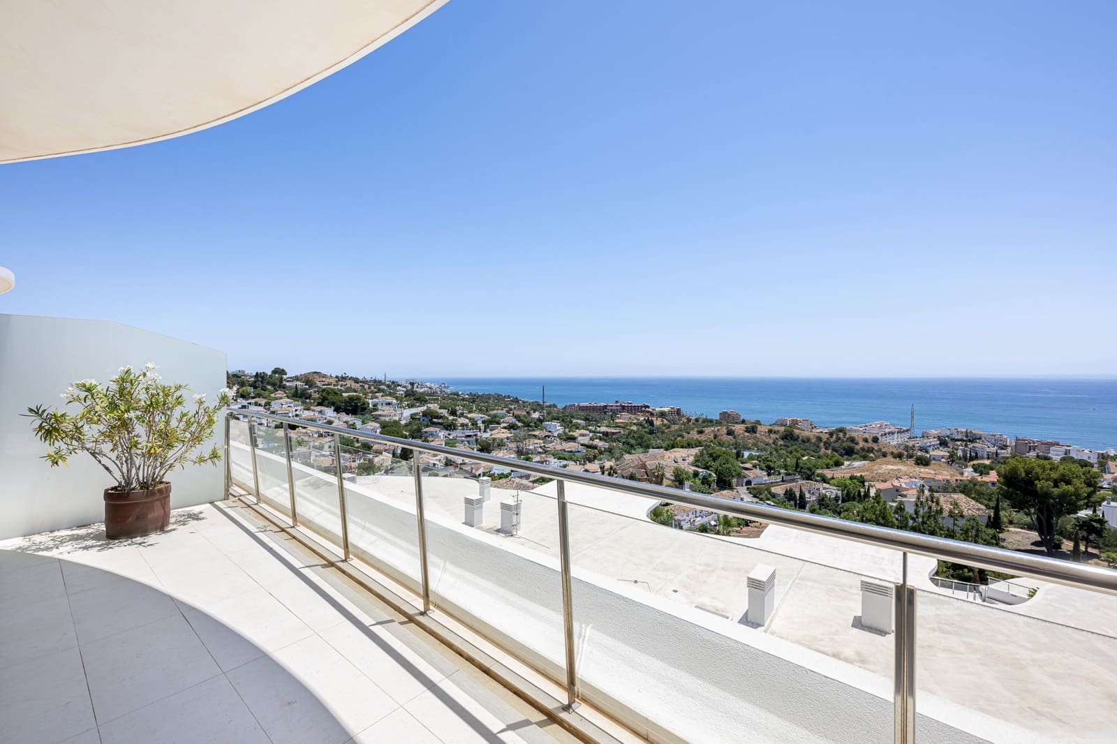   3 soveværelse   feriePenthouse i Benalmadena   med   swimmingpool  garage  - € 3.150 (Ref: 9145298)