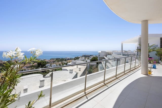 3 sypialnia Penthouse na kwatery wakacyjne w Benalmádena z basenem garażem - 3 150 € (Ref: 9145298)