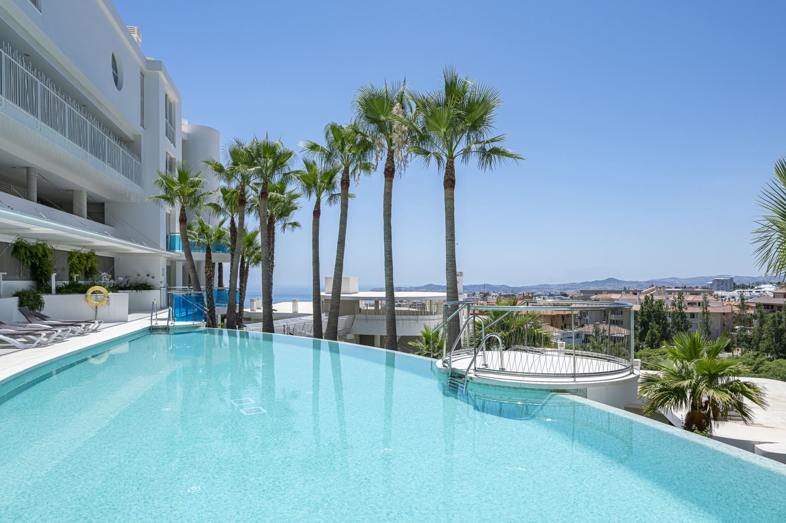   3 soveværelse   feriePenthouse i Benalmadena   med   swimmingpool  garage  - € 3.150 (Ref: 9145298)