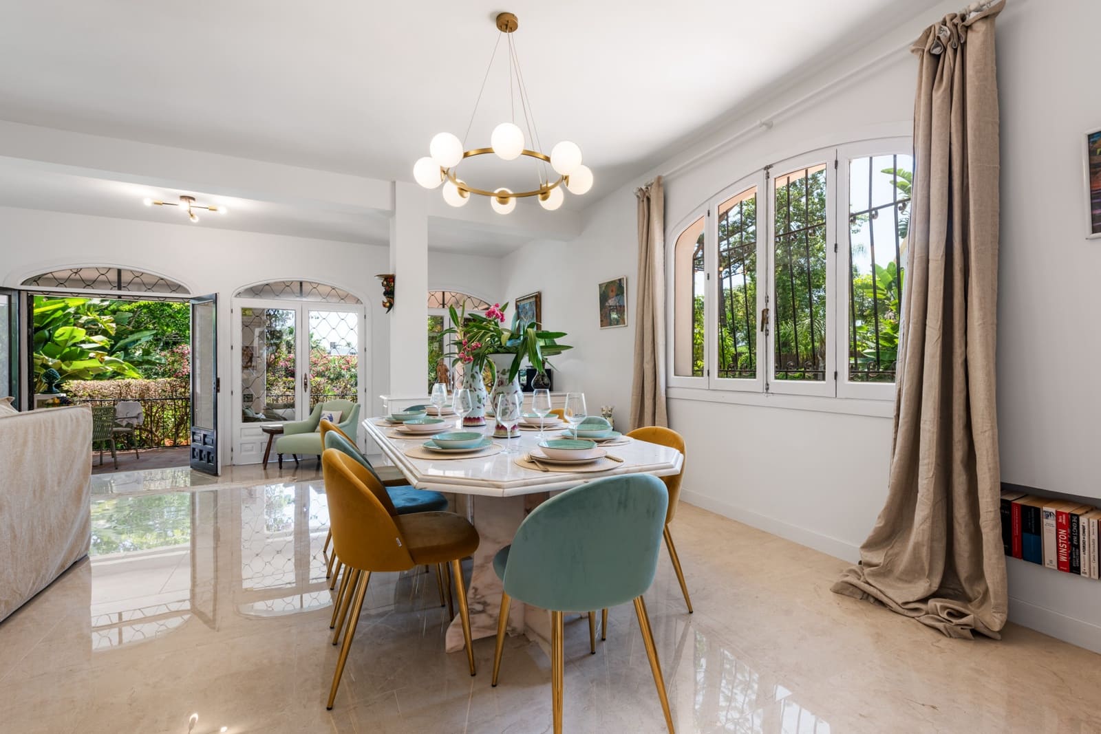 4 quarto Moradia para arrendar em Nueva Andalucia com piscina garagem - 6 500 € (Ref: 9148992)