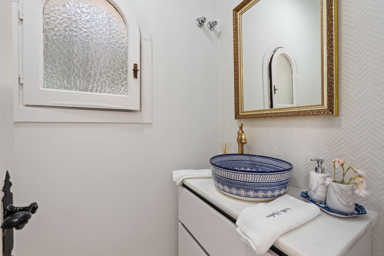 4 quarto Moradia para arrendar em Nueva Andalucia com piscina garagem - 6 500 € (Ref: 9148992)