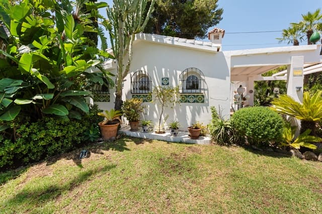 Villa/Maison de 4 chambres à louer à Nueva Andalucía Centro, Marbella avec piscine garage - 6 500 € (Ref: 9148992)