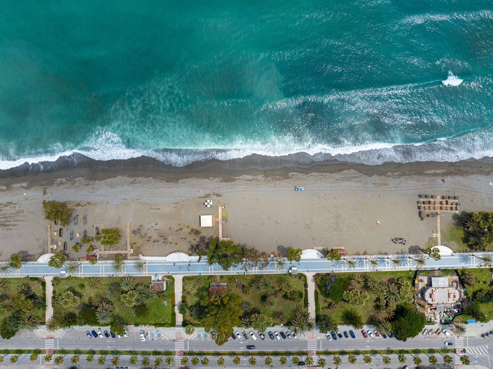 2 Zimmer Apartment zu vermieten in Estepona mit Pool Garage - 2.400 € (Ref: 9156055)