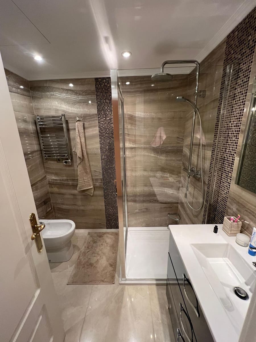 2 Zimmer Apartment zu vermieten in Estepona mit Pool Garage - 2.400 € (Ref: 9156055)