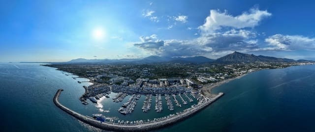 2 quarto Apartamento para arrendar em Estepona com piscina garagem - 2 400 € (Ref: 9156055)