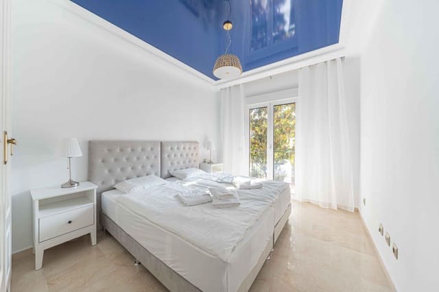 2 quarto Apartamento para arrendar em Estepona com piscina garagem - 2 400 € (Ref: 9156055)