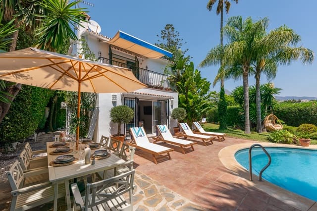2 soveværelse Villa til leje i Nueva Andalucía Centro, Marbella med swimmingpool garage - € 4.500 (Ref: 9183363)