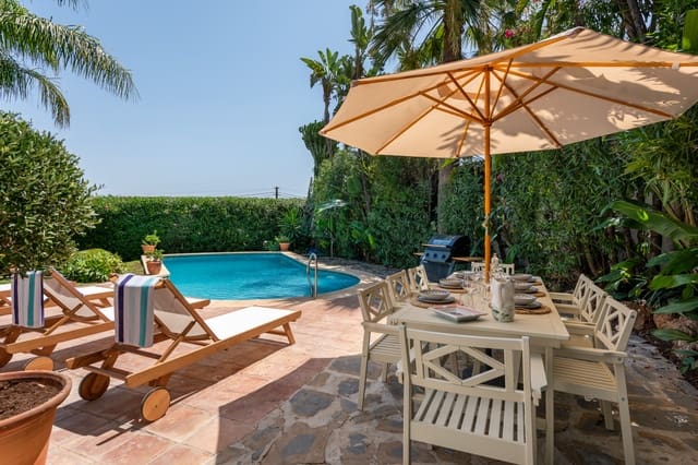 2 soveværelse Villa til leje i Nueva Andalucía Centro, Marbella med swimmingpool garage - € 4.500 (Ref: 9183363)