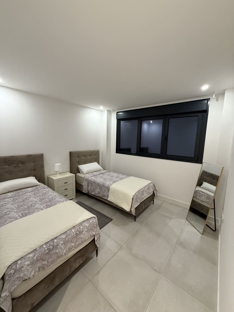 2 soveværelse Lejlighed til leje i Estepona med swimmingpool garage - € 2.700 (Ref: 9183364)