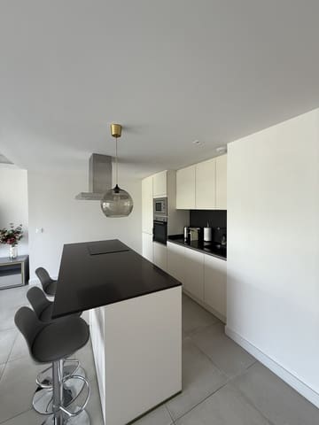 2 makuuhuone Huoneisto vuokrattavana paikassa La Concha - Resina Golf, Estepona mukana uima-altaan 
autotalli - 2 700 € (Ref: 9183364)