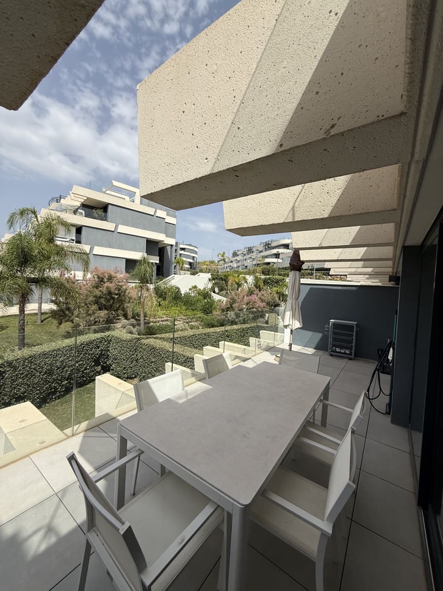 2 soveværelse Lejlighed til leje i Estepona med swimmingpool garage - € 2.700 (Ref: 9183364)