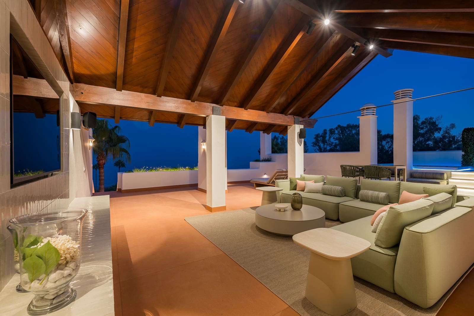 3 chambre Penthouse à vendre à Estepona avec piscine garage - 2 995 000 € (Ref: 9193599)