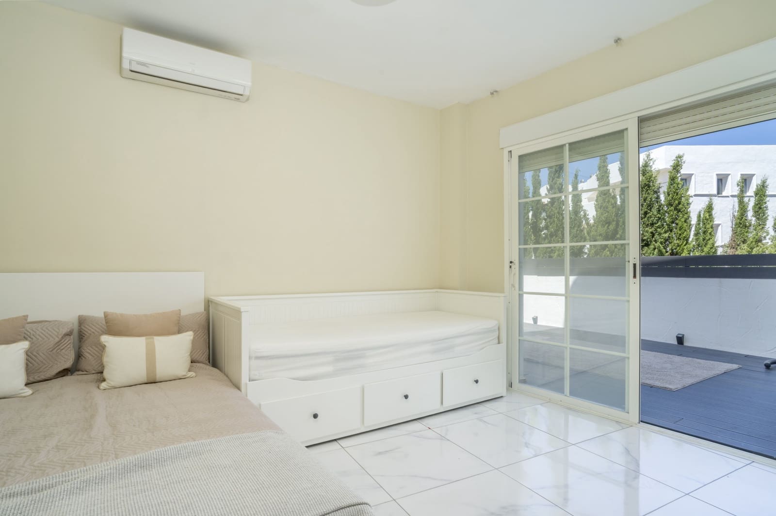 2 bedroom Apartment for sale in Nueva Andalucia with pool - € 499,950 (Ref: 9208200)