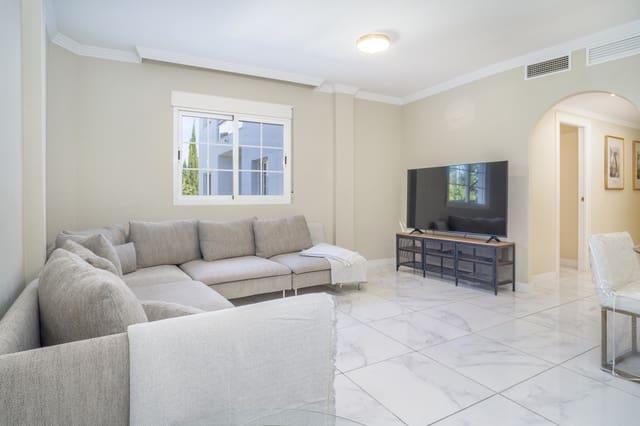 2 bedroom Apartment for sale in Nueva Andalucia, Marbella with pool - € 499,950 (Ref: 9208200)