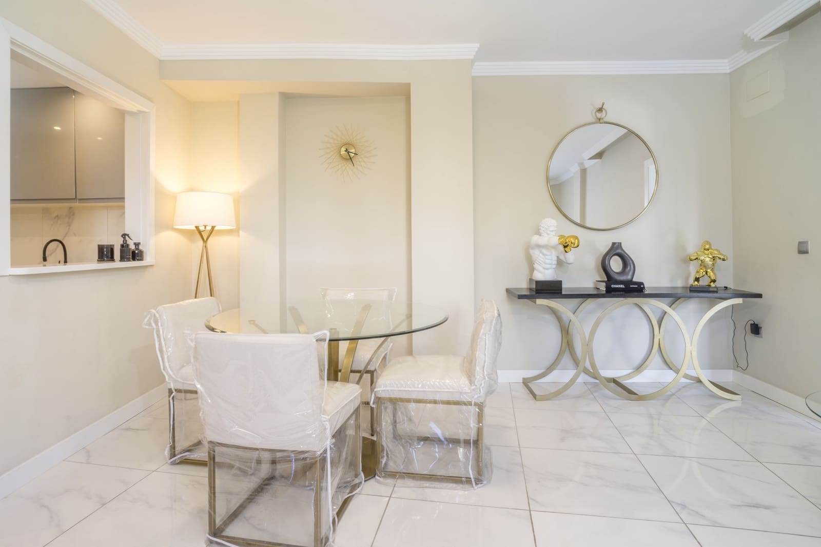 2 bedroom Apartment for sale in Nueva Andalucia with pool - € 499,950 (Ref: 9208200)