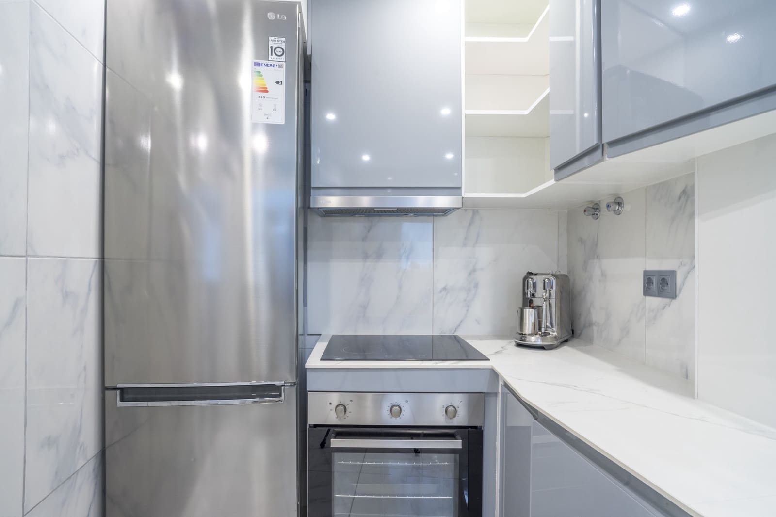 2 bedroom Apartment for sale in Nueva Andalucia with pool - € 499,950 (Ref: 9208200)