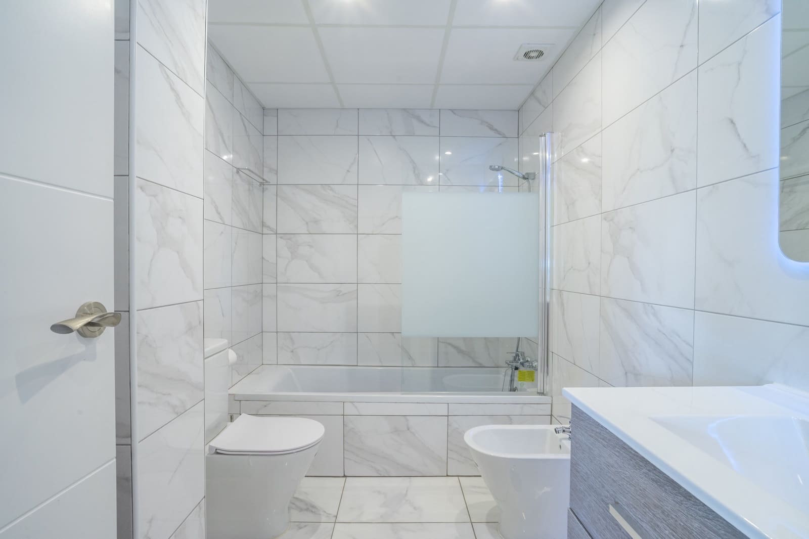 2 bedroom Apartment for sale in Nueva Andalucia with pool - € 499,950 (Ref: 9208200)