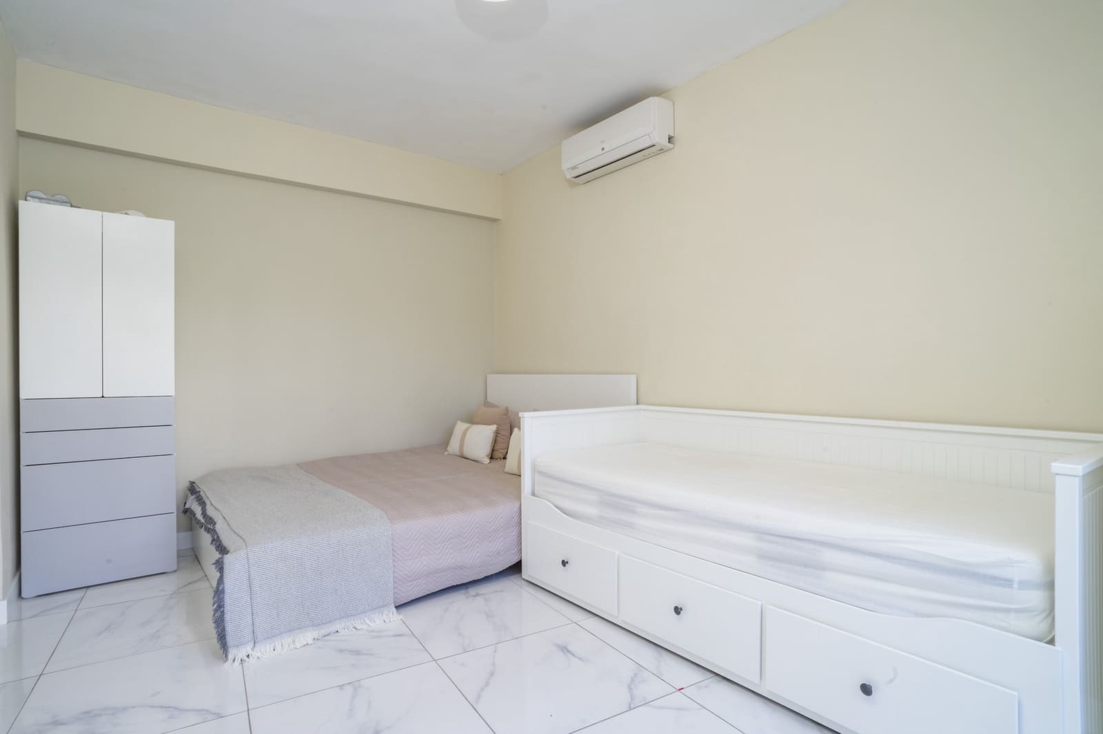 2 bedroom Apartment for sale in Nueva Andalucia with pool - € 499,950 (Ref: 9208200)