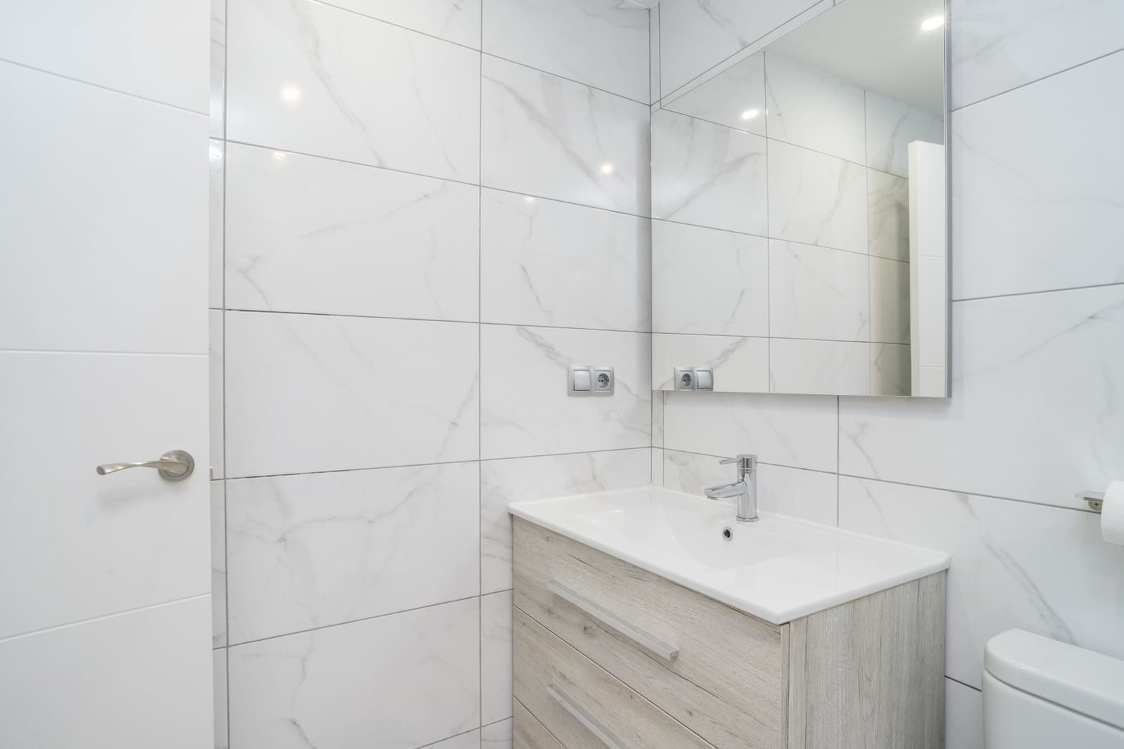 2 bedroom Apartment for sale in Nueva Andalucia with pool - € 499,950 (Ref: 9208200)