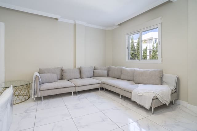 2 bedroom Apartment for sale in Nueva Andalucia, Marbella with pool - € 499,950 (Ref: 9208200)