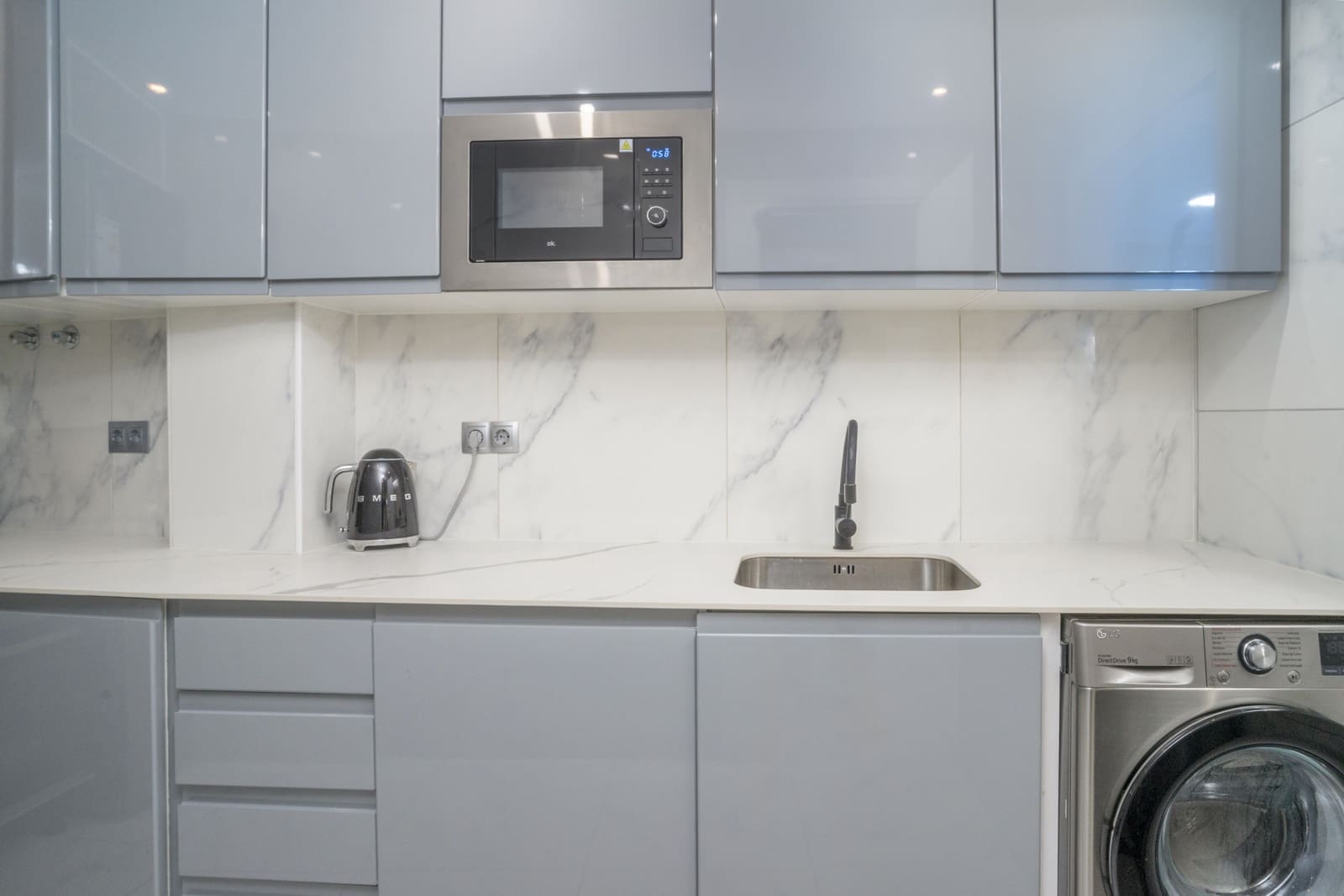 2 bedroom Apartment for sale in Nueva Andalucia with pool - € 499,950 (Ref: 9208200)