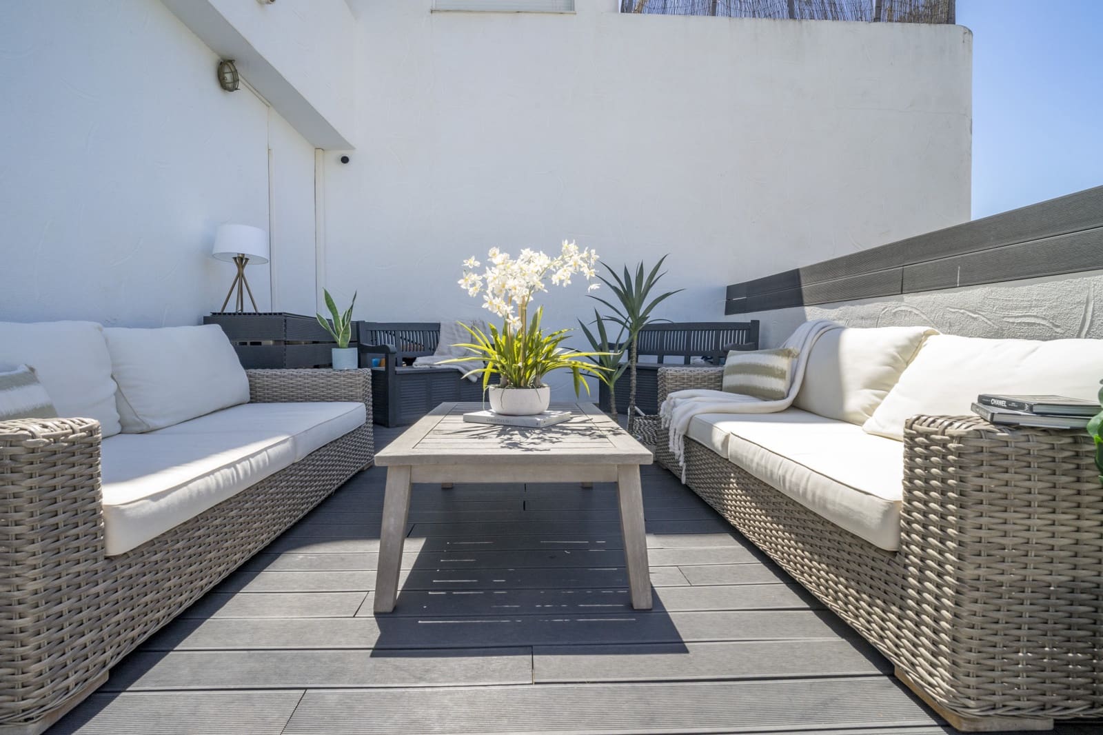 2 bedroom Apartment for sale in Nueva Andalucia with pool - € 499,950 (Ref: 9208200)