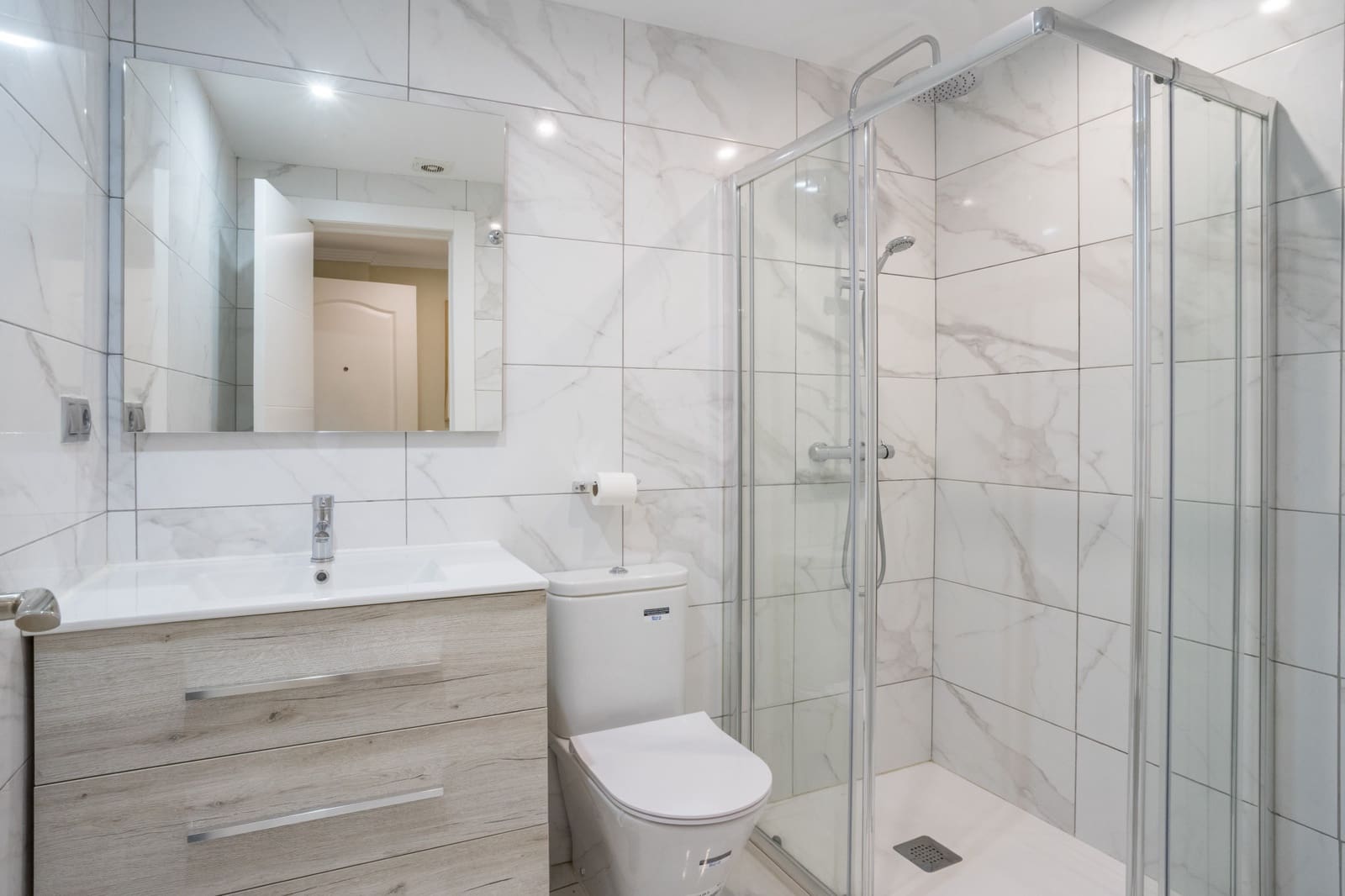 2 bedroom Apartment for sale in Nueva Andalucia with pool - € 499,950 (Ref: 9208200)