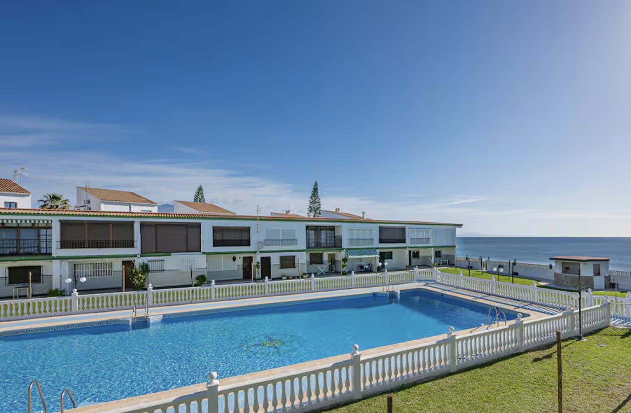 1 soveværelse Studio til leje i Manilva med swimmingpool garage - € 900 (Ref: 9239732)