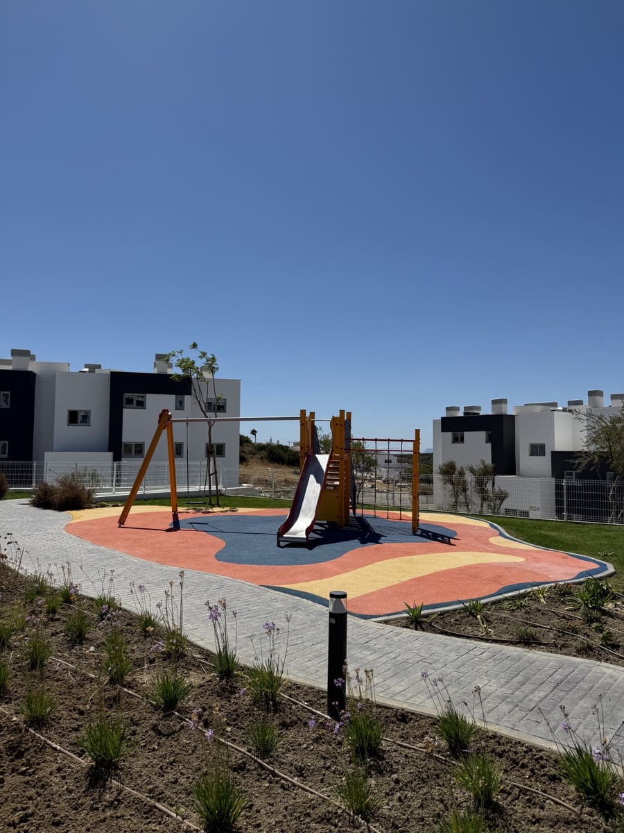 2 quarto Apartamento para venda em Estepona com piscina garagem - 415 000 € (Ref: 9242970)